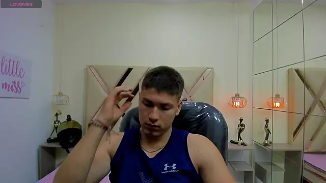Snapshot of AlessandroFranco chatting on May 2026 01:26:01 PM AlessandroFranco online show from May 2026 01:26:01 PM
