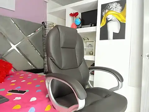 serena rouse online show from March 2026 07:09:01 PM