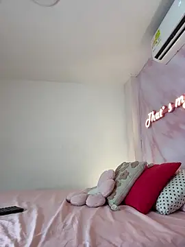 Adalyn Cute online show from May 2026 11:47:01 AM