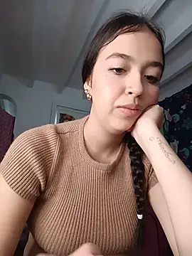 Snapshot of Kitty_Loveee chatting on May 2026 09:53:02 PM Kitty Loveee online show from May 2026 09:53:02 PM