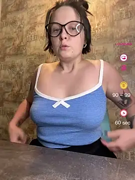 Snapshot of HubbaBaby chatting on June 2026 11:03:02 PM HubbaBaby online show from June 2026 11:03:02 PM