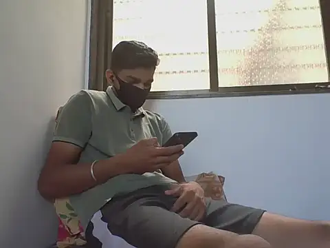 Roy3 2 online show from April 2026 06:58:02 AM