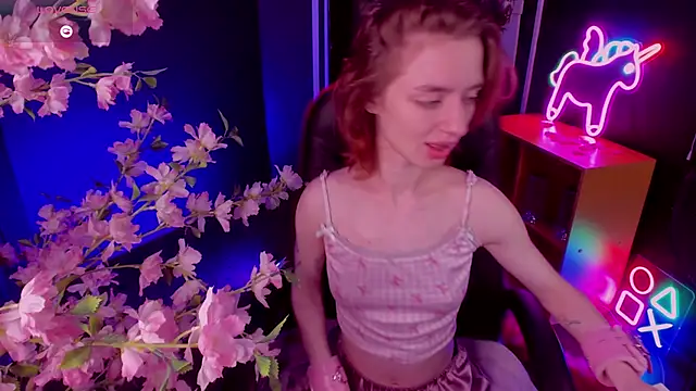 Pretty Victoria online show from April 2026 11:12:01 AM