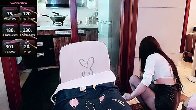 nuanuanbaobei online show from April 2026 06:28:02 AM