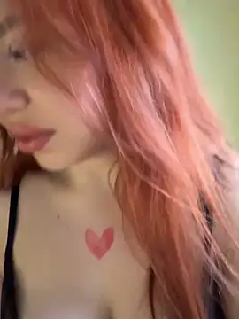 RedheadQueen  online show from May 2026 02:10:01 PM