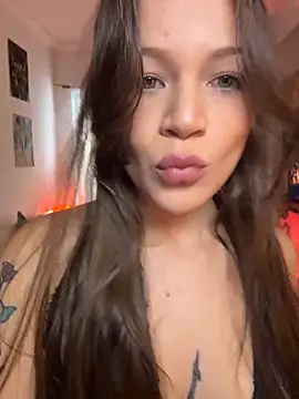 Snapshot of Tallulah_Kinky chatting on May 2026 09:01:02 PM Tallulah Kinky online show from May 2026 09:01:02 PM