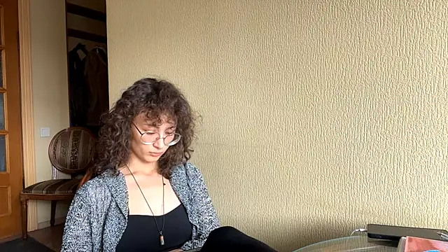 Snapshot of AngelesRavetto chatting on March 2026 08:31:02 AM AngelesRavetto online show from March 2026 08:31:02 AM