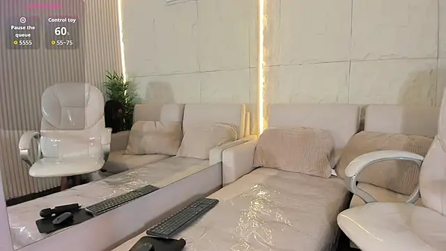 LinaKatelles online show from March 2026 12:00:01 PM