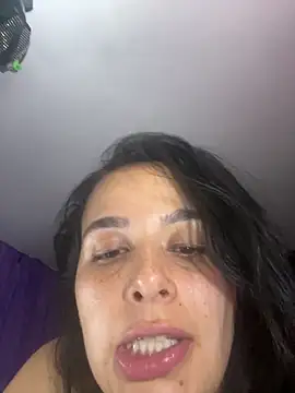 leila moretti online show from April 2026 04:37:01 AM