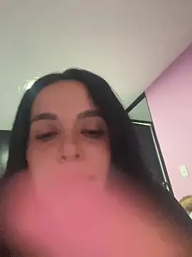 leila moretti online show from May 2026 02:19:02 AM