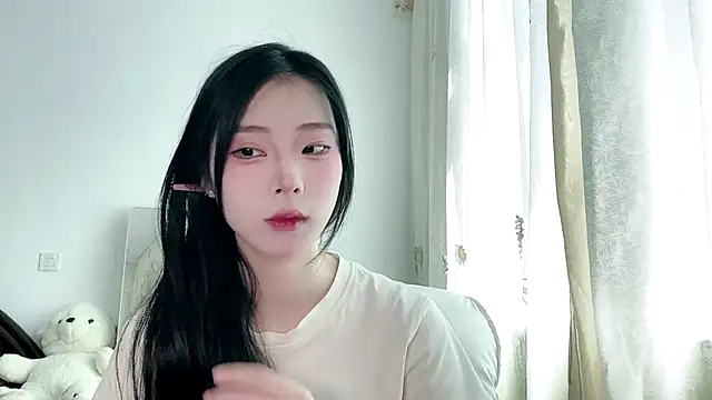 yiyibaby2026 online show from May 2026 02:42:02 AM