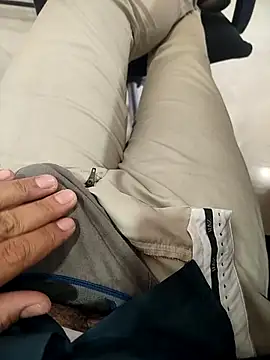 Snapshot of akklfbbdb chatting on April 2026 08:23:02 AM akklfbbdb online show from April 2026 08:23:02 AM