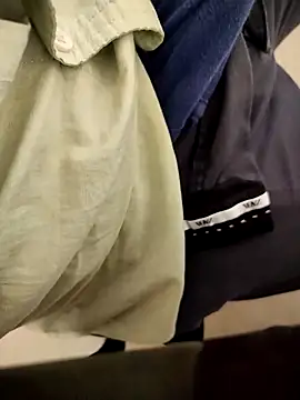 Snapshot of akklfbbdb chatting on April 2026 05:25:01 AM akklfbbdb online show from April 2026 05:25:01 AM