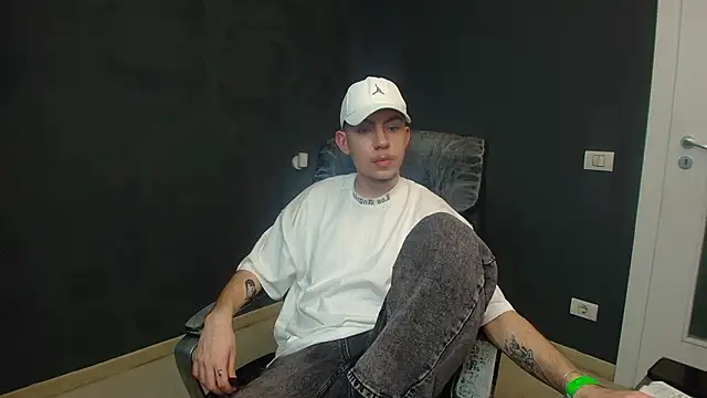 KrewVaughn online show from March 2026 07:47:02 AM