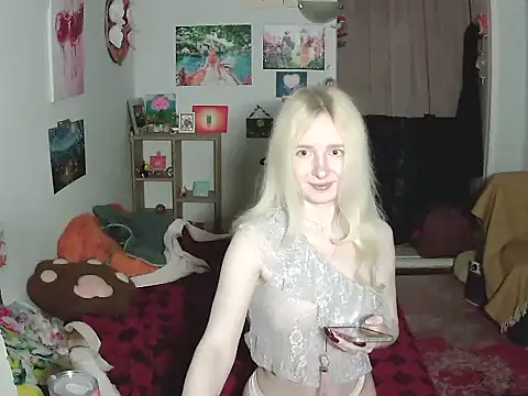 SilkMuseX online show from May 2026 06:26:02 PM