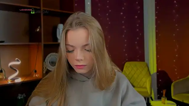 Snapshot of maddy_moah chatting on April 2026 05:32:01 AM maddy moah online show from April 2026 05:32:01 AM
