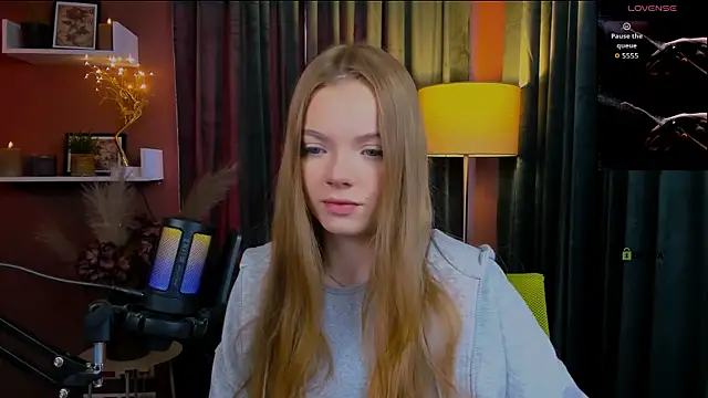 Snapshot of maddy_moah chatting on April 2026 05:01:02 AM maddy moah online show from April 2026 05:01:02 AM