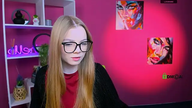 Snapshot of maddy_moah chatting on April 2026 05:03:01 AM maddy moah online show from April 2026 05:03:01 AM