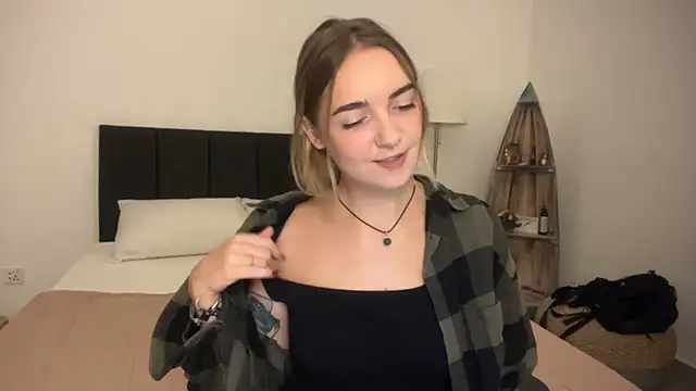 RoxyWet online show from April 2026 01:34:01 PM