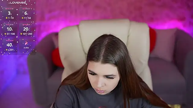 EmberCutee online show from March 2026 02:01:02 PM