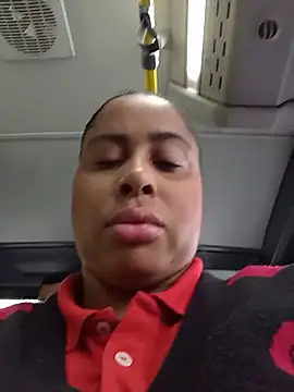 gatinha20257 online show from June 2026 12:15:01 PM