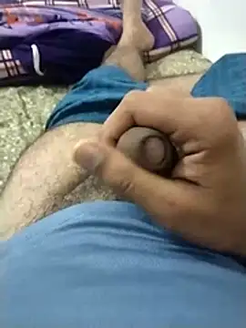 Snapshot of desilund0230 chatting on March 2026 05:52:01 PM desilund0230 online show from March 2026 05:52:01 PM