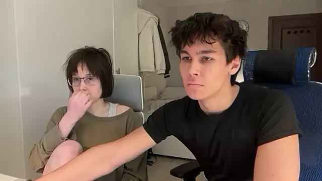 Snapshot of NanaVeel chatting on March 2026 05:19:01 AM NanaVeel online show from March 2026 05:19:01 AM