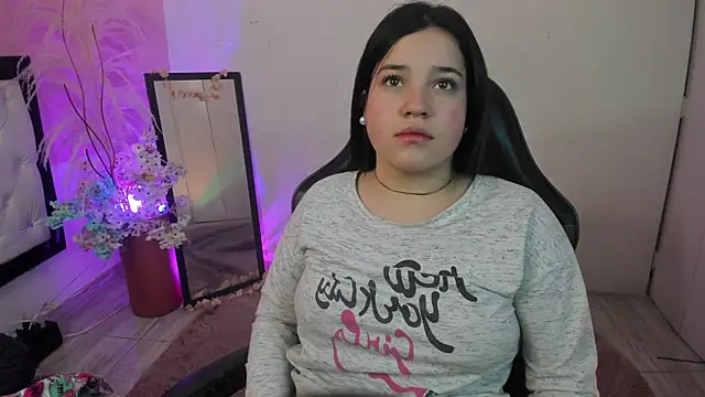 Julieth Caandy online show from August 2026 12:30:01 PM