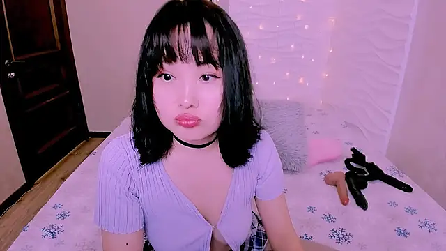 Akiko Yun online show from January 2026 11:45:02 AM