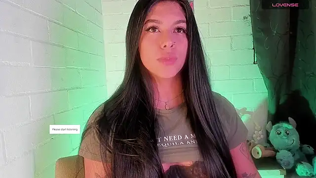 Snapshot of Cristal_lux chatting on April 2026 01:06:02 AM Cristal lux online show from April 2026 01:06:02 AM