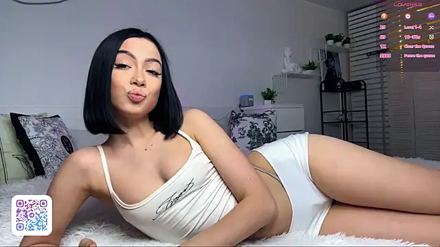 EhtelVesperman online show from April 2026 03:50:02 PM