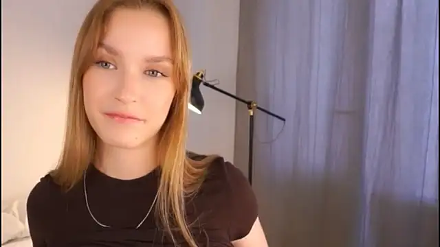 Snapshot of HellenSlavis chatting on March 2026 09:07:01 PM HellenSlavis online show from March 2026 09:07:01 PM