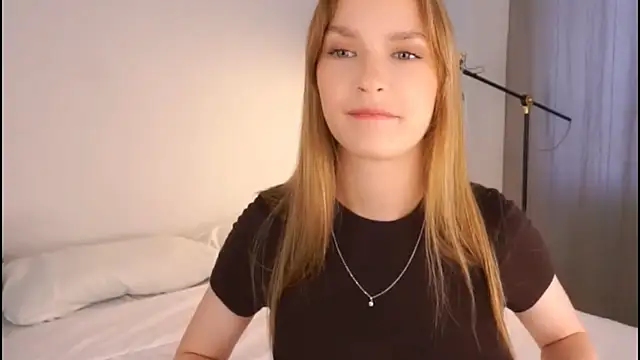 Snapshot of HellenSlavis chatting on March 2026 07:13:02 PM HellenSlavis online show from March 2026 07:13:02 PM