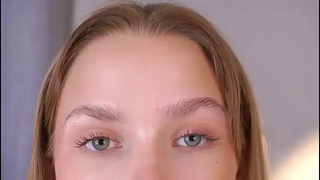 Snapshot of HellenSlavis chatting on April 2026 09:40:01 AM HellenSlavis online show from April 2026 09:40:01 AM