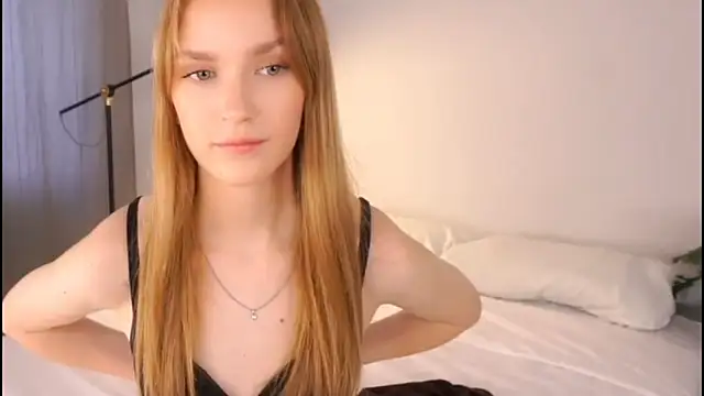 Snapshot of HellenSlavis chatting on April 2026 08:39:02 PM HellenSlavis online show from April 2026 08:39:02 PM