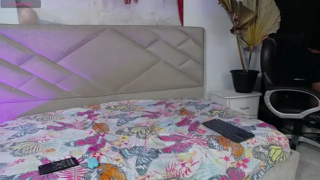 DestiinyBlack online show from April 2026 02:01:02 PM