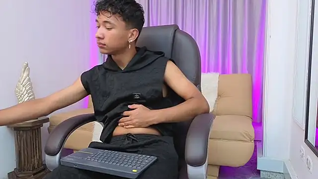 Snapshot of Richard_Price chatting on March 2026 01:15:01 PM Richard Price online show from March 2026 01:15:01 PM