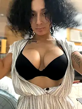 Snapshot of FerrariFrench chatting on September 2025 06:35:01 AM FerrariFrench online show from September 2025 06:35:01 AM