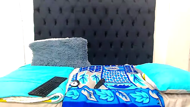 Dark Slim Thick online show from April 2026 07:05:02 PM