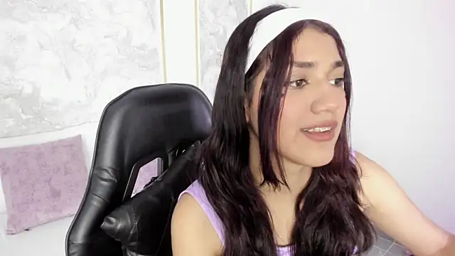 cristin collins online show from May 2026 03:25:02 AM