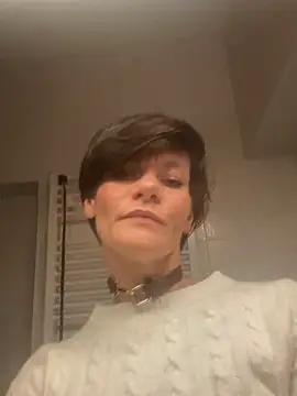 DtPORNBITCH online show from April 2026 11:27:01 PM