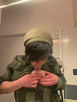 DtPORNBITCH online show from April 2026 12:27:02 AM