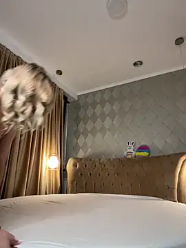 KimmBliss online show from April 2026 07:03:02 PM