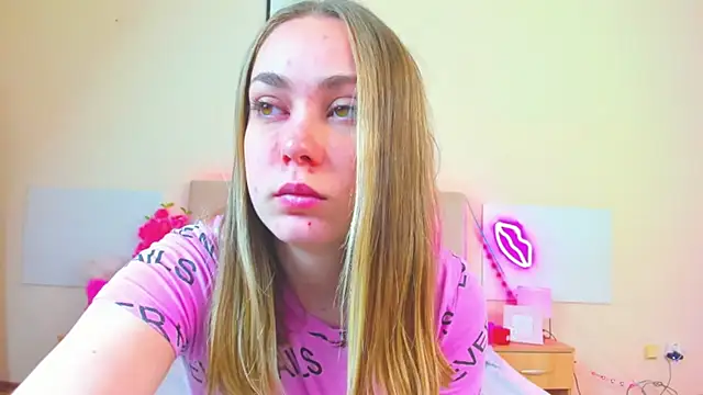 MelanieCuty online show from May 2026 05:24:01 AM