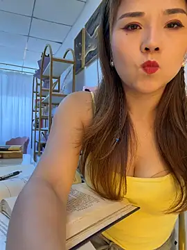 Xiaoxiao-y online show from June 2026 07:05:02 AM