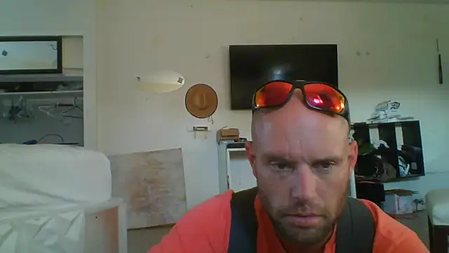 Snapshot of CaptCraker chatting on March 2026 10:48:01 PM CaptCraker online show from March 2026 10:48:01 PM