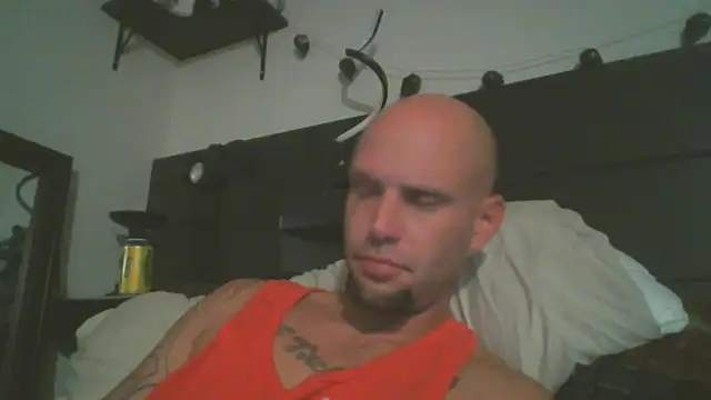 Snapshot of CaptCraker chatting on April 2026 09:24:02 AM CaptCraker online show from April 2026 09:24:02 AM