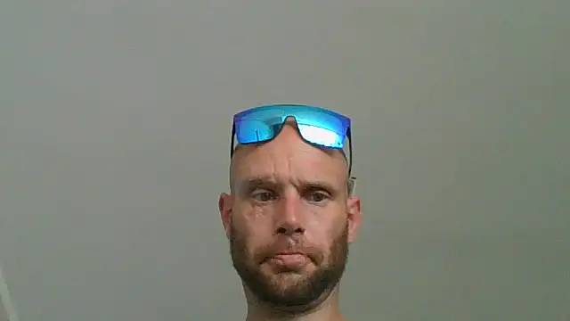Snapshot of CaptCraker chatting on May 2026 08:59:02 PM CaptCraker online show from May 2026 08:59:02 PM