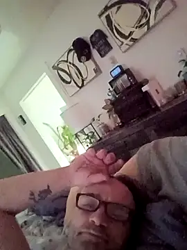 dropanddrippy1 online show from March 2026 01:37:01 PM