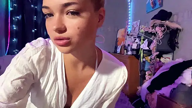 StacyChocopay online show from August 2026 10:23:02 PM